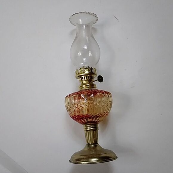 Vintage Red White Gold Oil Glass Lamp - Picture 2 of 9
